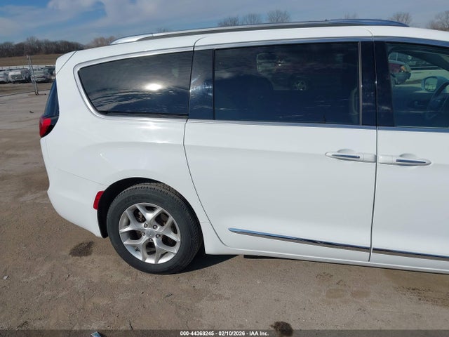 Продажа на аукционе авто 2020 Chrysler Pacifica Limited, vin: 2C4RC1GG6LR114618, номер лота: 44368245