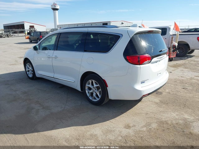 2020 CHRYSLER PACIFICA 2C4RC1GG6LR114618 Photo 2