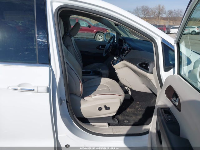 2020 CHRYSLER PACIFICA 2C4RC1GG6LR114618 Photo 4