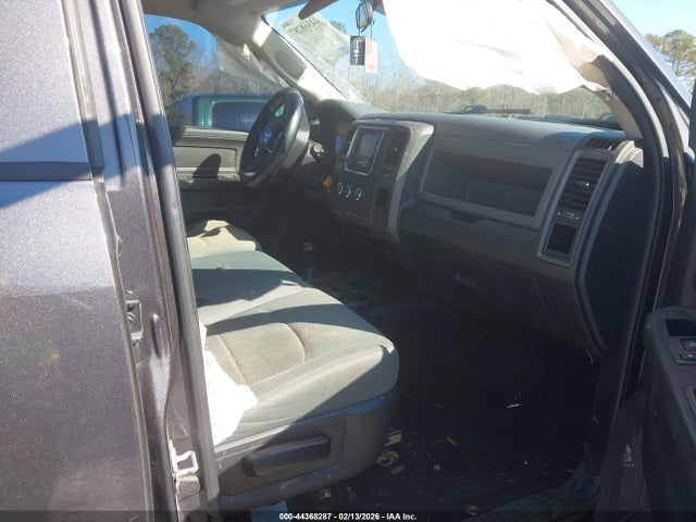 44368287 :رقم المزاد ، 3C6UR5CL4JG297319 vin ، 2018 Ram 2500 Tradesman  4x4 6'4 Box مزاد بيع