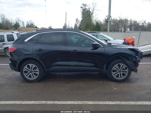 1FMCU0H60NUB88900 Ford ESCAPE SEL