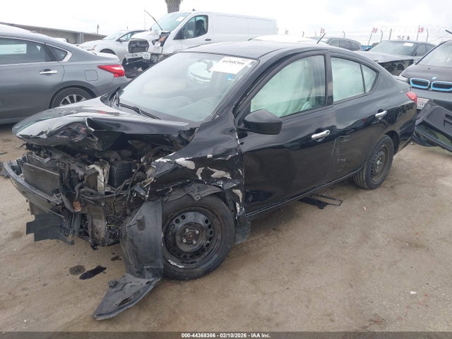 3N1CN7AP6HL827943 Nissan Versa 1.6 Sv