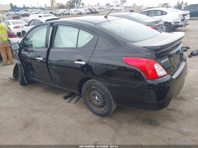 3N1CN7AP6HL827943 Nissan Versa 1.6 Sv