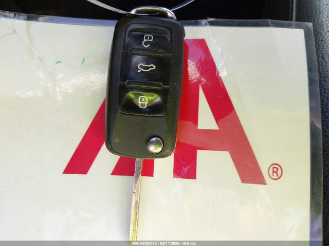 3VWPL7AJ8EM625530 Volkswagen Jetta Sportwagen 2.0l Tdi
