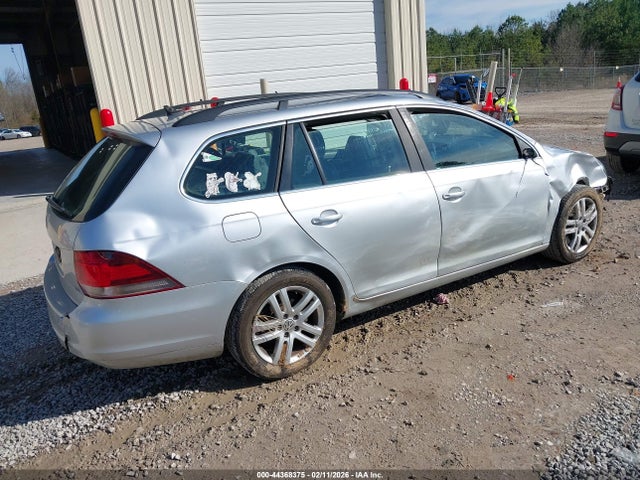3VWPL7AJ8EM625530 Volkswagen Jetta Sportwagen 2.0l Tdi