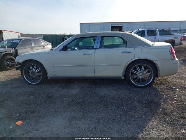 Продажа на аукционе авто 2007 Chrysler 300 Touring, vin: 2C3KA53G87H629835, номер лота: 44368389