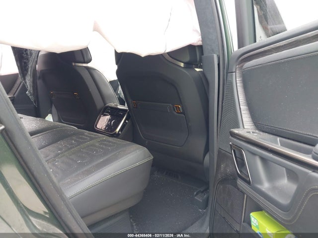 2023 RIVIAN R1T 7FCTGAAA2PN019081 Photo 7