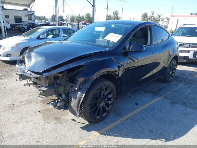 2023 TESLA MODEL Y 7SAYGDEE0PA092085 Photo 1
