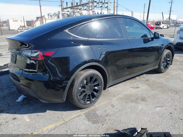 2023 TESLA MODEL Y 7SAYGDEE0PA092085 Photo 3
