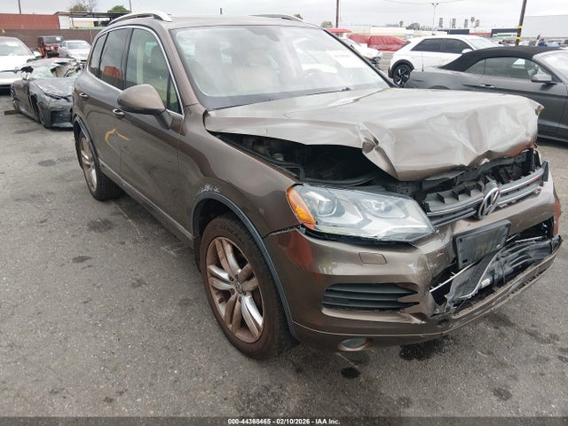 2014 VOLKSWAGEN TOUAREG WVGEF9BP7ED005811