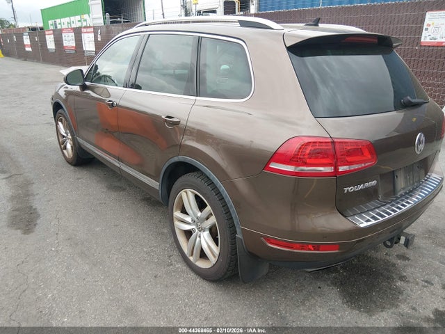 2014 VOLKSWAGEN TOUAREG WVGEF9BP7ED005811 Photo 2