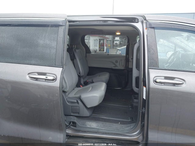Toyota SIENNA XLE 2021 5TDYRKEC4MS020469 Image 8