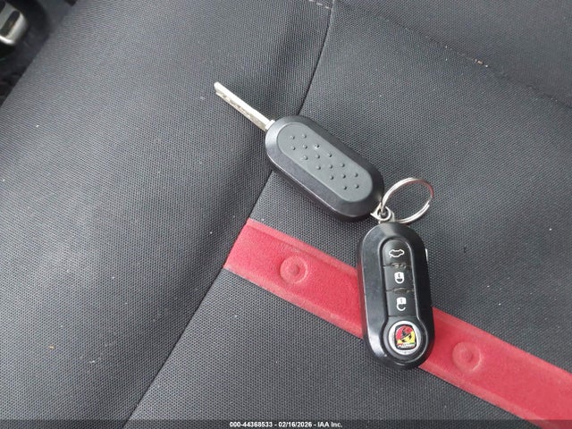 2016 FIAT 500 3C3CFFFH0GT122158 Photo 10