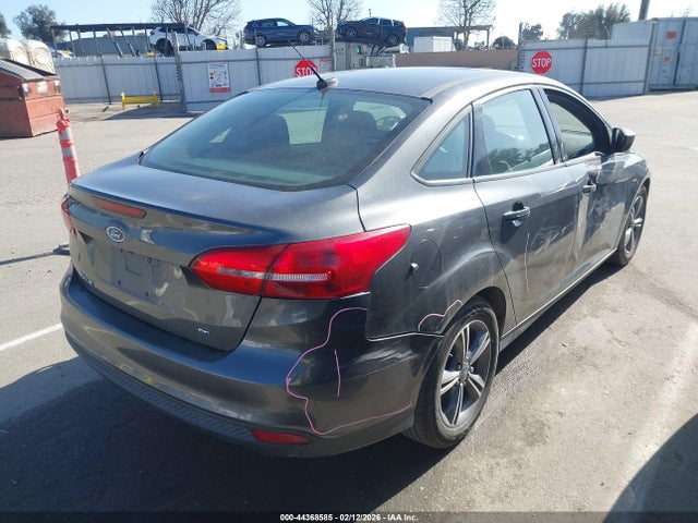 Ford FOCUS SE 2018 1FADP3F22JL271252 Image 4