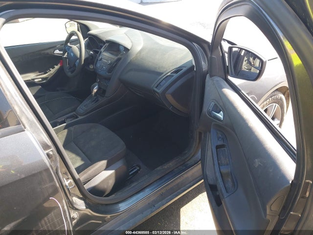 Ford FOCUS SE 2018 1FADP3F22JL271252 Image 5