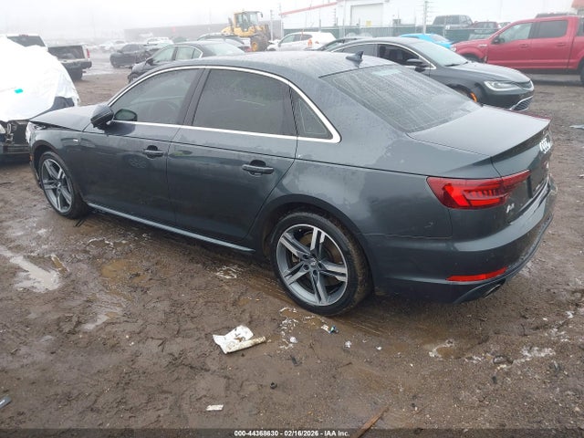 2018 AUDI A4 WAUENAF46JN010184 Photo 2