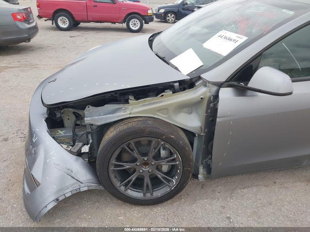 7SAYGDED9SF319678 Tesla Model Y Long Range Dual Motor Rear-wheel Drive