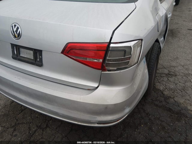 3VW2K7AJ1FM249493 Volkswagen Jetta 2.0l S