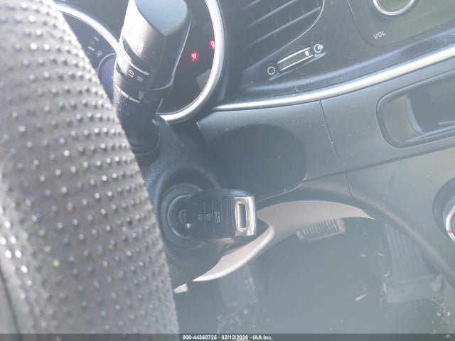 KNAGM4A74F5626682 KIA Optima Lx