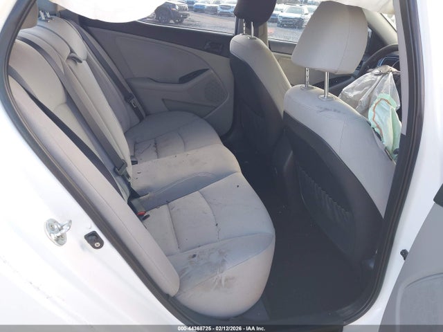 KNAGM4A74F5626682 KIA Optima Lx
