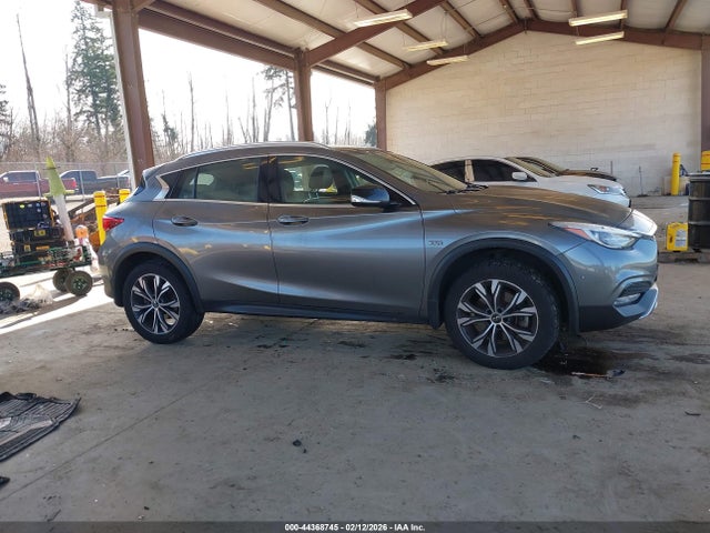 SJKCH5CR7HA028488 Infiniti Qx30 Premium