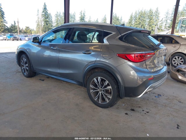 SJKCH5CR7HA028488 Infiniti Qx30 Premium