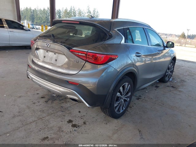 SJKCH5CR7HA028488 Infiniti Qx30 Premium