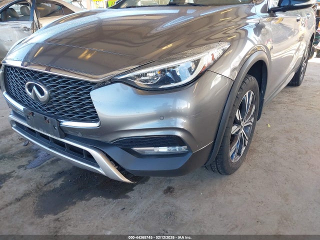SJKCH5CR7HA028488 Infiniti Qx30 Premium