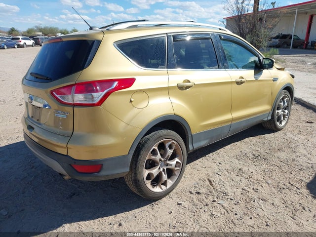 1FMCU0J9XEUE22206 Ford Escape Titanium