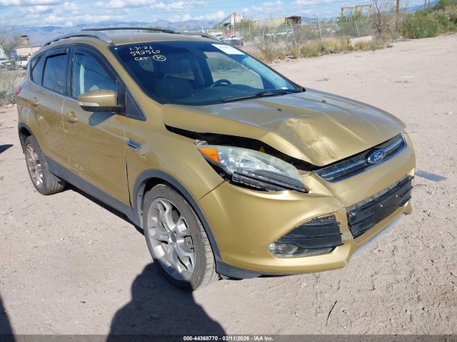 1FMCU0J9XEUE22206 Ford Escape Titanium