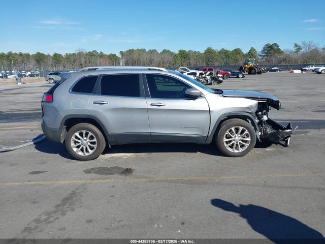 44368796 :رقم المزاد ، 1C4PJLCB3KD220710 vin ، 2019 Jeep Cherokee Latitude Fwd مزاد بيع