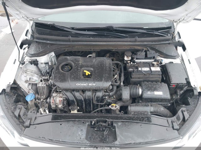 5NPD84LF0JH332624 Hyundai ELANTRA SEL