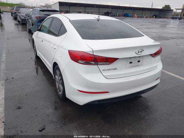 5NPD84LF0JH332624 Hyundai ELANTRA SEL