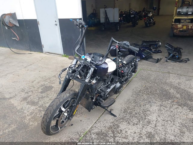 1HD1KB720SB642144 Harley-Davidson FLHX