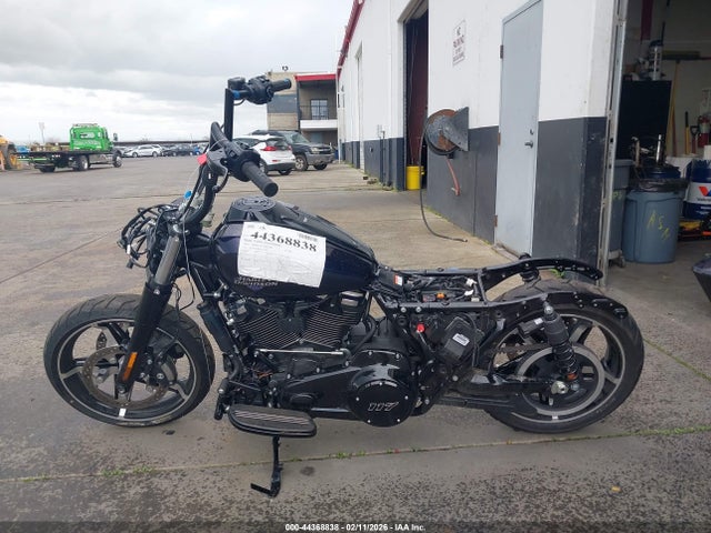 1HD1KB720SB642144 Harley-Davidson FLHX