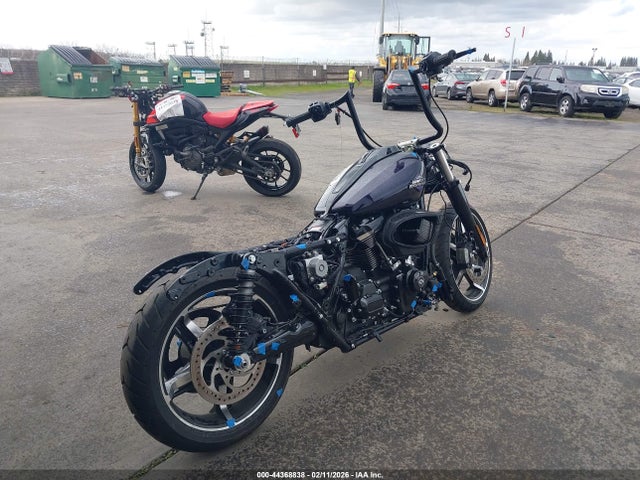 1HD1KB720SB642144 Harley-Davidson FLHX
