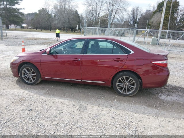 4T1BF1FK4HU661584 Toyota CAMRY SE