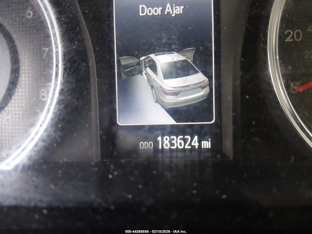 4T1BF1FK4HU661584 Toyota CAMRY SE