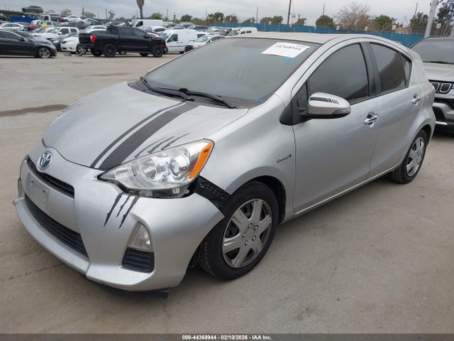 2013 TOYOTA PRIUS C JTDKDTB35D1039690 Photo 1