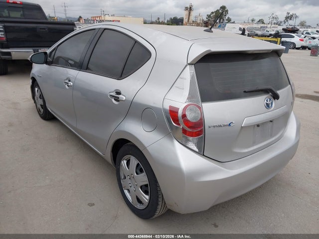 2013 TOYOTA PRIUS C JTDKDTB35D1039690 Photo 2