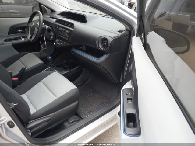 2013 TOYOTA PRIUS C JTDKDTB35D1039690 Photo 4