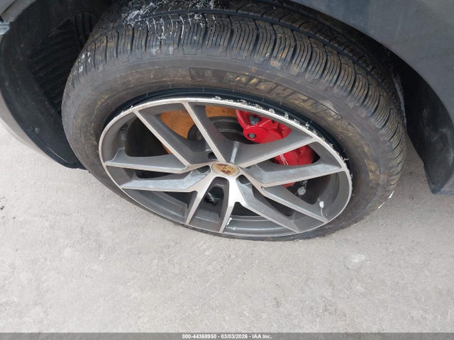 WP1AG2A5XSLB42068 Porsche MACAN S