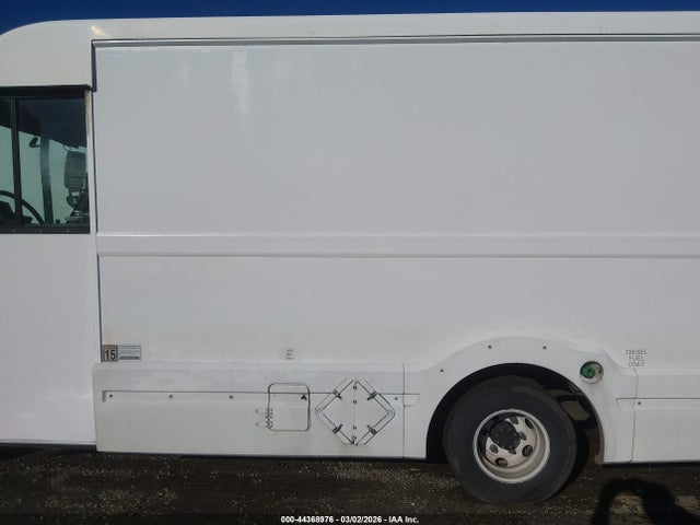 JALB4T177E7W00215 Isuzu Commercial Van