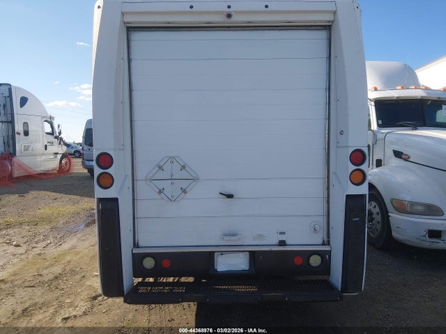 JALB4T177E7W00215 Isuzu Commercial Van