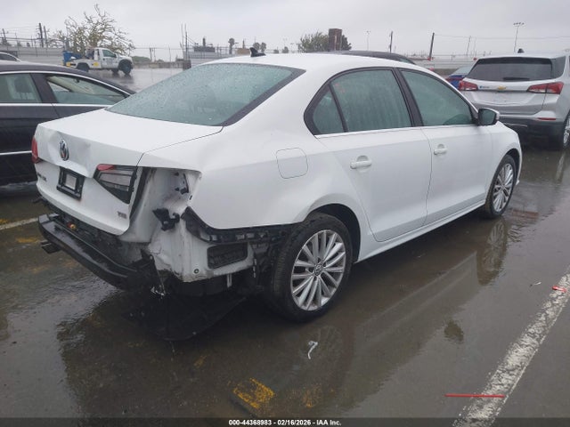 3VWL17AJ0GM220558 Volkswagen Jetta 1.8t Sel