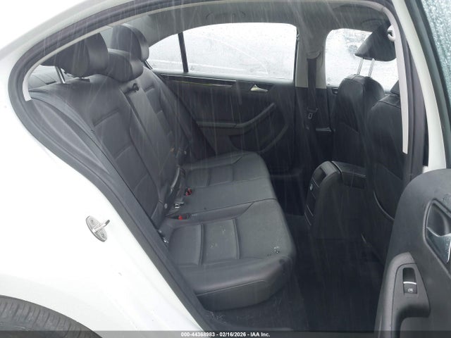 3VWL17AJ0GM220558 Volkswagen Jetta 1.8t Sel