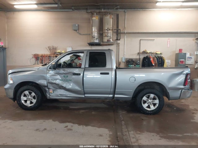 Продажа на аукционе авто 2022 Ram 1500 Classic Tradesman  4x4 6'4 Box, vin: 1C6RR7FG2NS199517, номер лота: 44369084