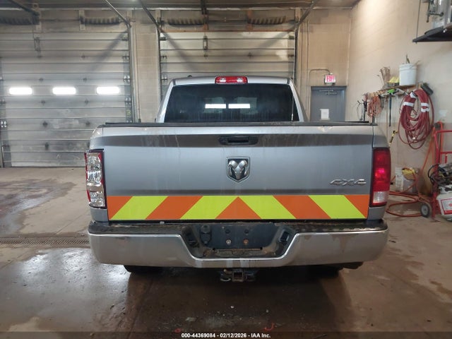 Продажа на аукционе авто 2022 Ram 1500 Classic Tradesman  4x4 6'4 Box, vin: 1C6RR7FG2NS199517, номер лота: 44369084