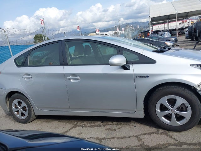 Toyota Prius Two 2015 JTDKN3DU4F1910116 Image 14