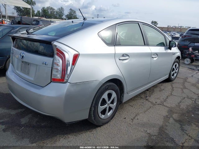 Toyota Prius Two 2015 JTDKN3DU4F1910116 Image 4